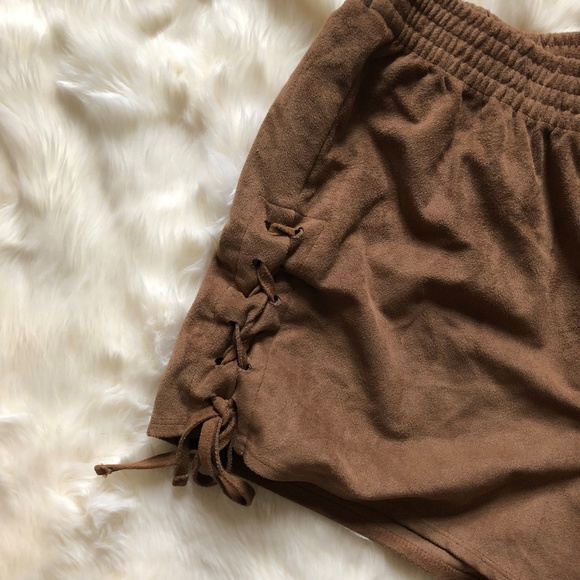 A&F Brown Elastic-Waist Faux Suede Mini-Shorts - Picture 4 of 5